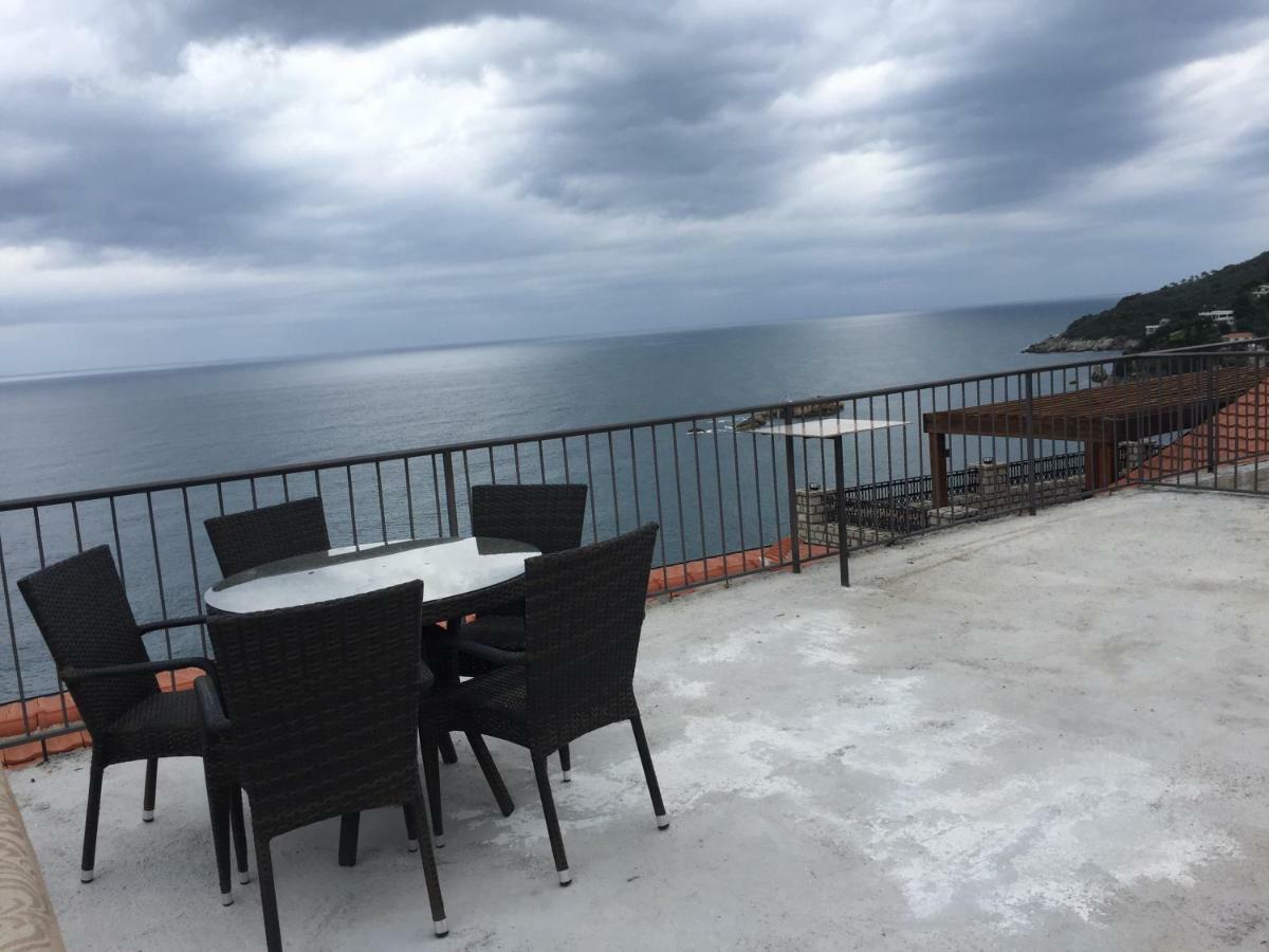Apartments Gusar Ulcinj Ngoại thất bức ảnh