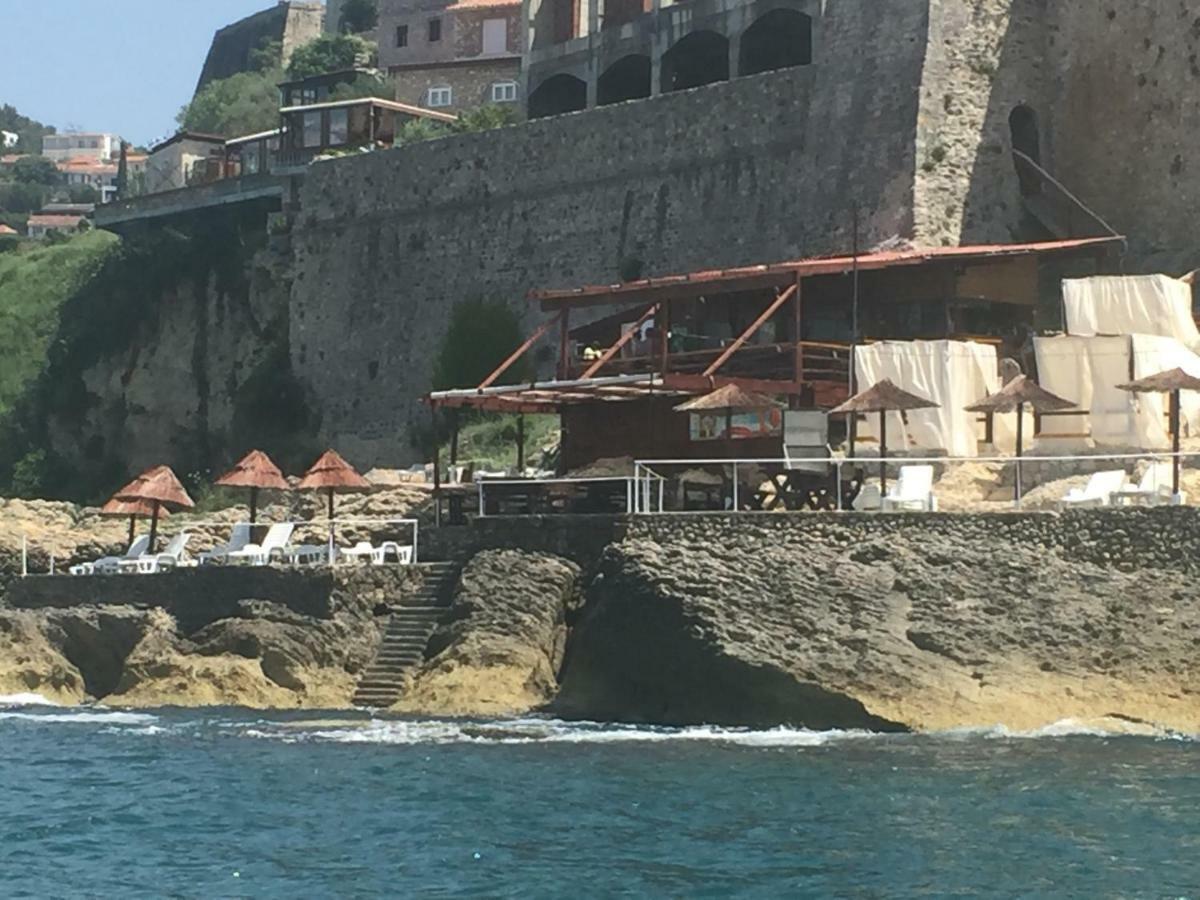 Apartments Gusar Ulcinj Ngoại thất bức ảnh
