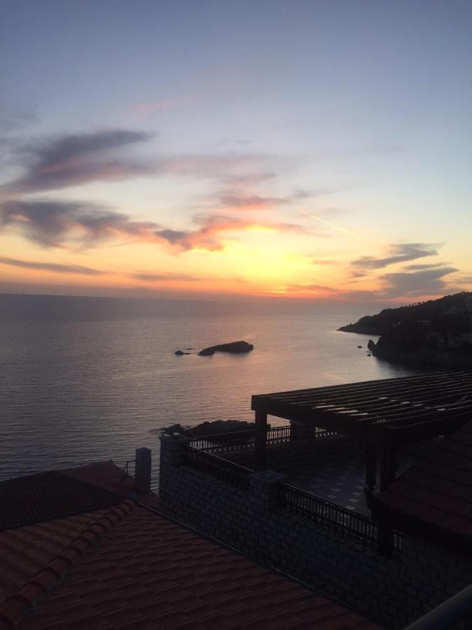Apartments Gusar Ulcinj Ngoại thất bức ảnh